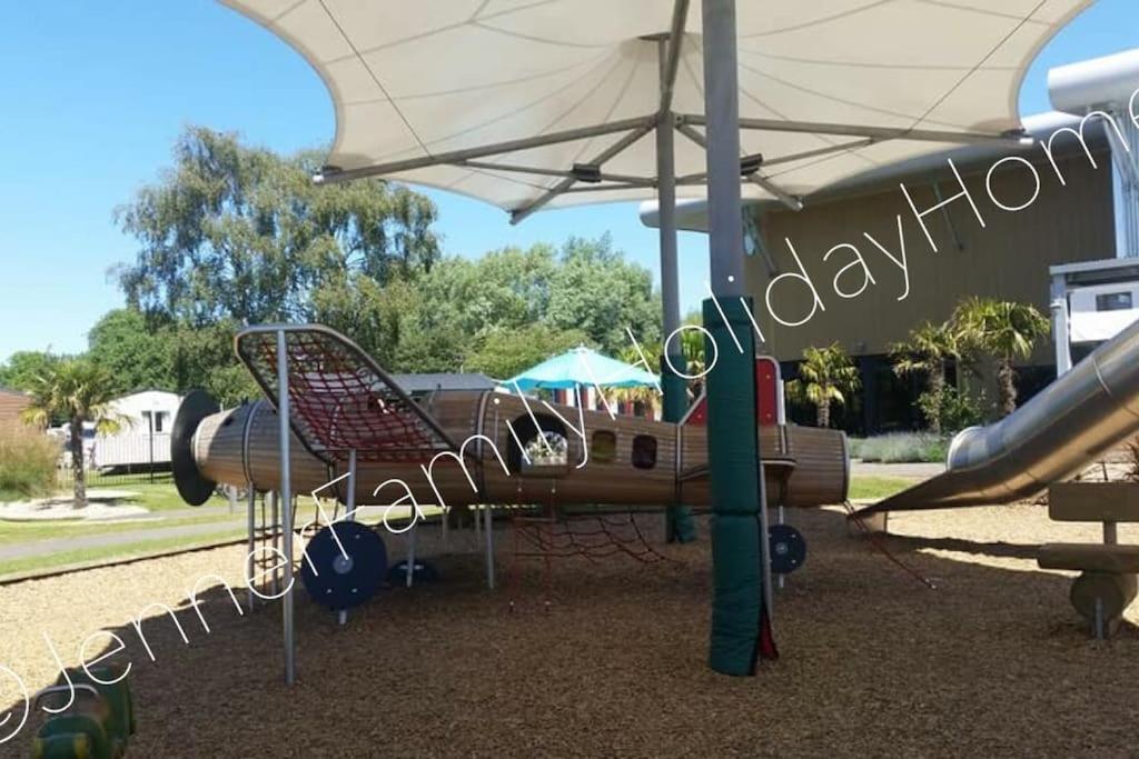 Jenner Family Holiday Homes At Tattershall Lakes Dogdyke Bagian luar foto
