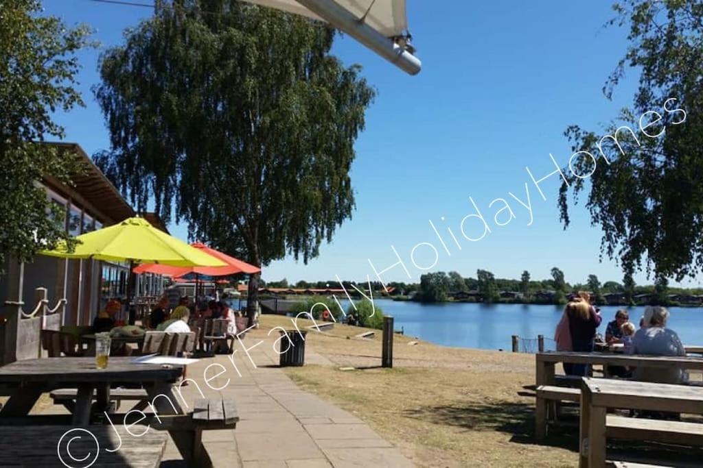 Jenner Family Holiday Homes At Tattershall Lakes Dogdyke Bagian luar foto