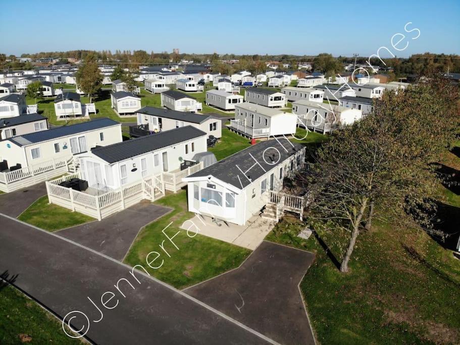 Jenner Family Holiday Homes At Tattershall Lakes Dogdyke Bagian luar foto